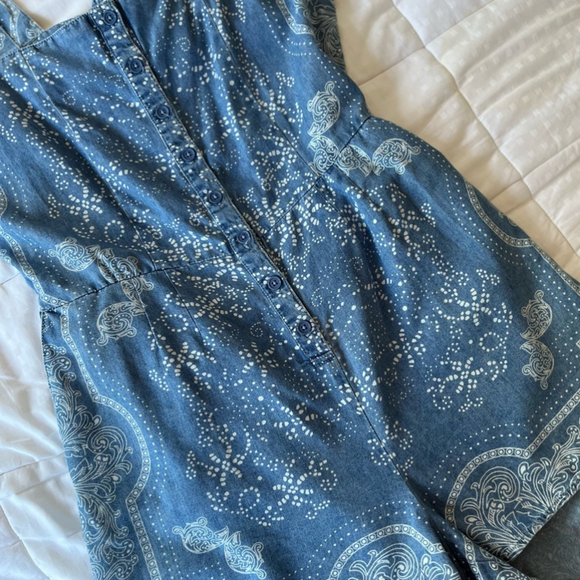 SOLD BENJAMIN BITTEN Chambray Denim Paisley Print Tie Back Button Front Romper - Picture 9 of 16